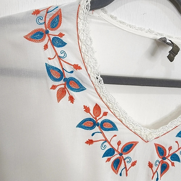 XCVI Cream Fringe Poncho Orange Embroidered V-Neck Size S - Picture 9 of 12